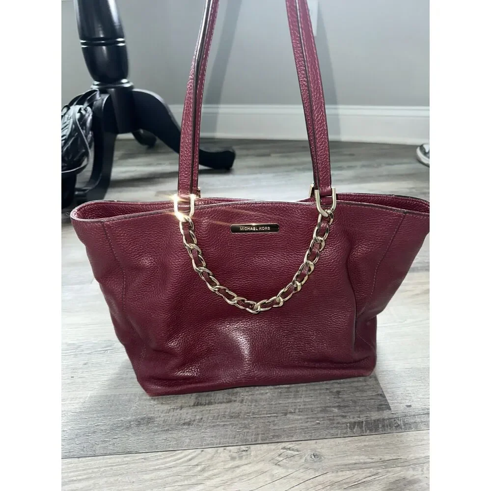 Michael Kors Should Purse with Gold Gains in Excellent Condition